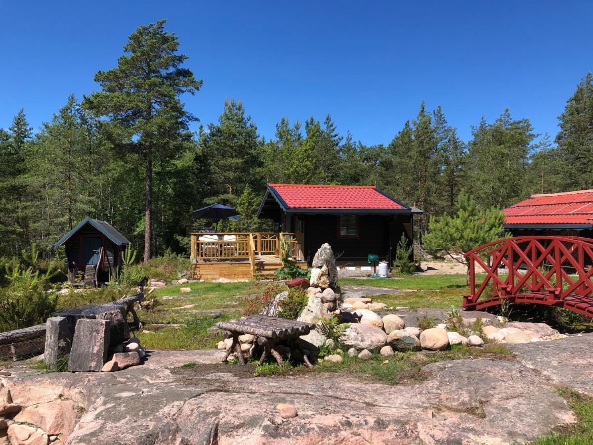 Timber Cottages With Jacuzzi And Sauna Near Lake Vaenern Karlstad Exterior foto