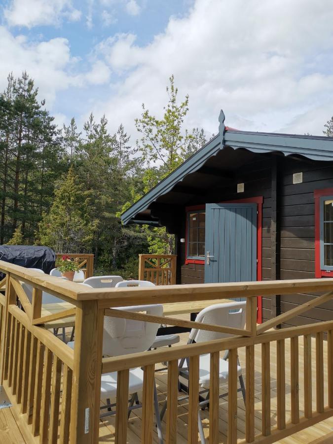 Timber Cottages With Jacuzzi And Sauna Near Lake Vaenern Karlstad Exterior foto