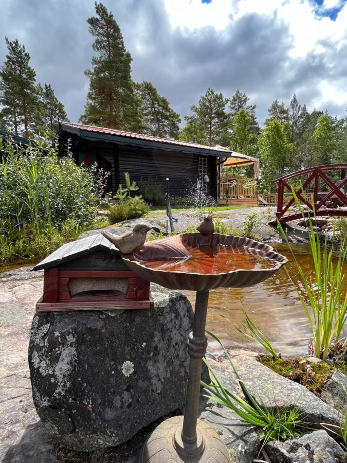Timber Cottages With Jacuzzi And Sauna Near Lake Vaenern Karlstad Exterior foto